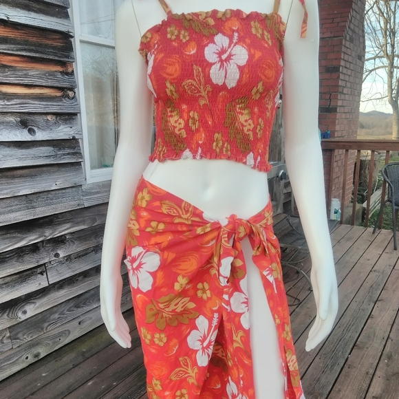 Kapal Other - Beautiful 2 piece tube top and sarong size M